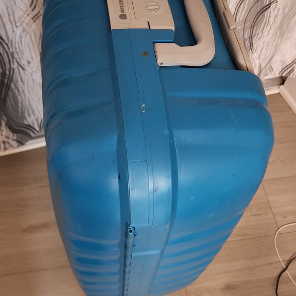 Delsey Blue Hard Shell Suitcase - Picture 4 of 5